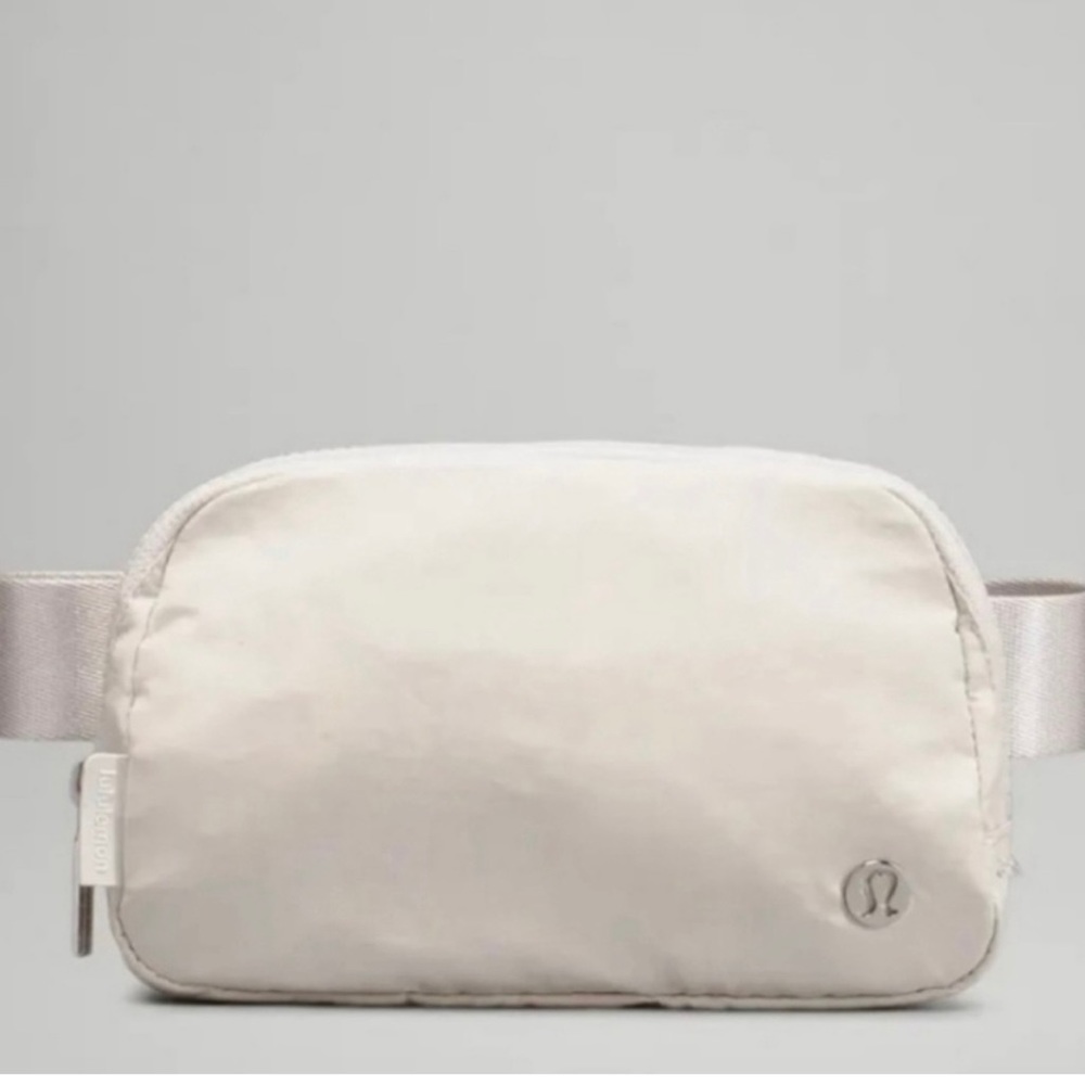 Lululemon Everywhere Belt Bag White Opal